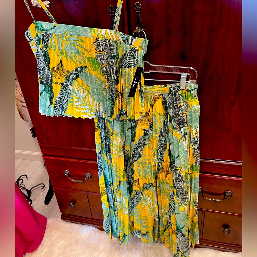 Crop top and skirt NWT